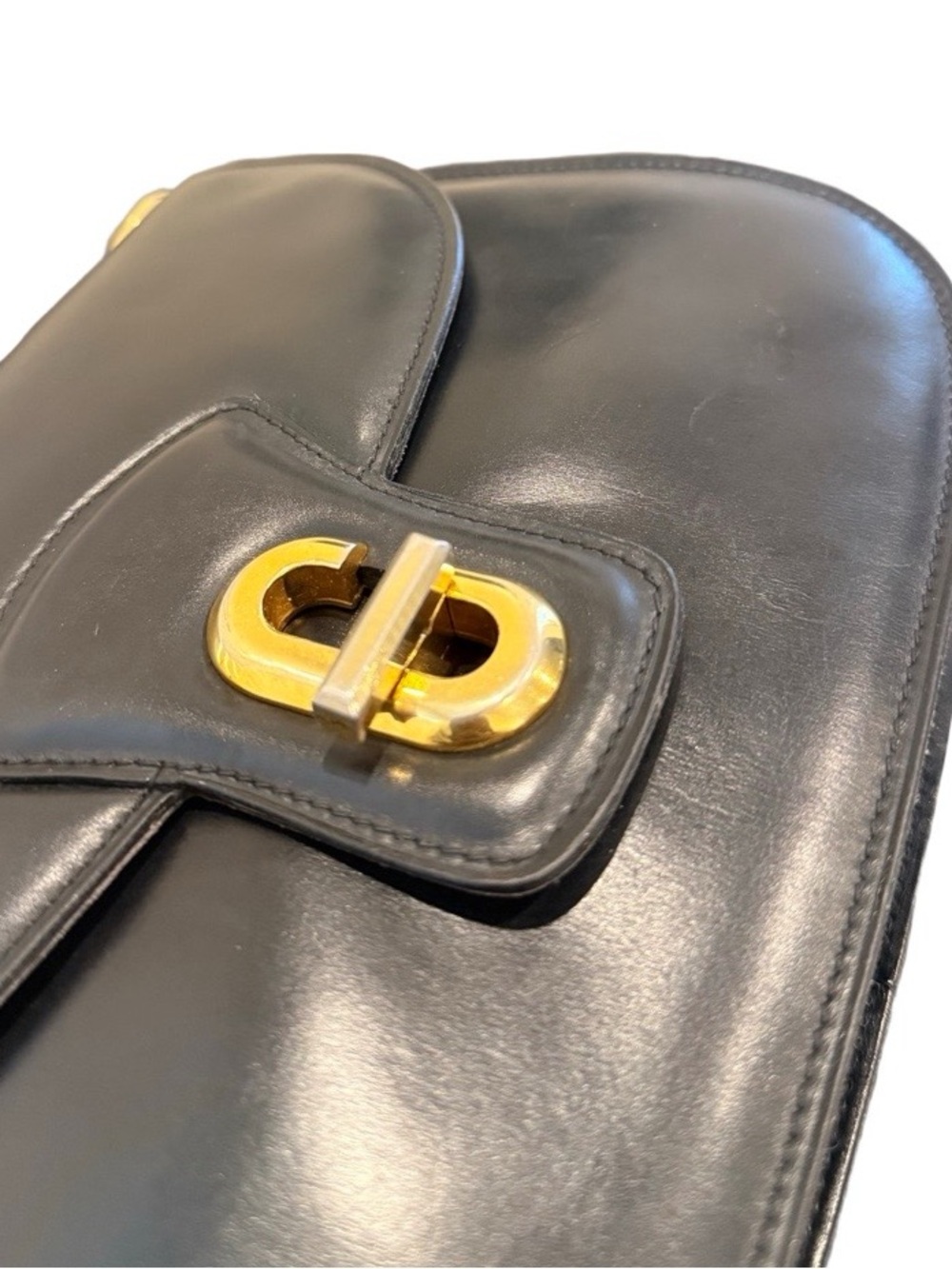 Vintage Gucci Black Leather Shoulder Bag Gold G Clasp Made in Italy Classic - Picture 10 of 17
